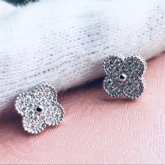 .30CARAT Diamond Moissanite Studs - Picture 2 of 12
